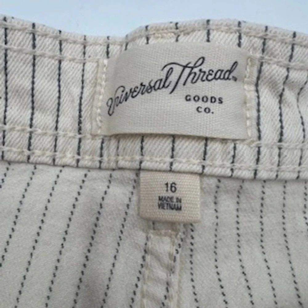 Universal Thread sailor shorts classic‎ cream and navy pinstripe patter size 16